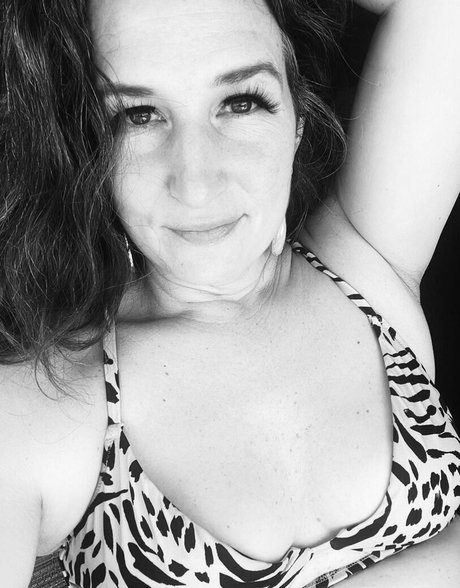 軍事オンリーファンズ HD ギャラリー