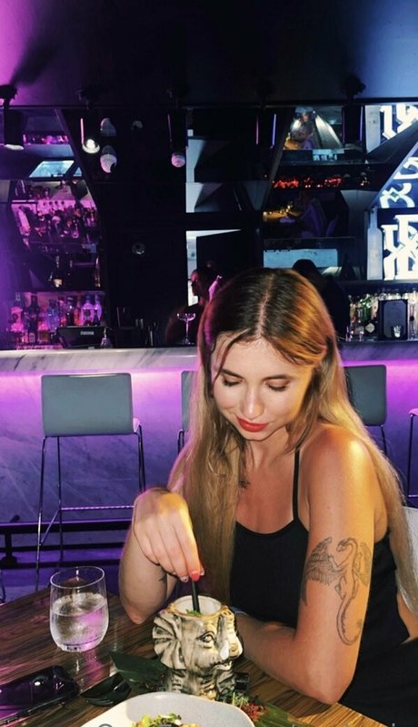 肉厚熟女オンリーファンズ 無料ヌード 写真