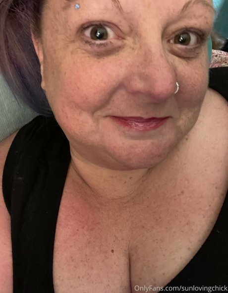 ティーンレズビアンオンリーファンズ 無料セクシー 画像