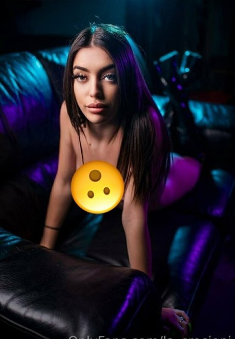 la crocioni スター ヌード アーカイブ