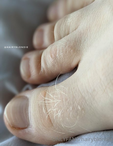 Hairyblondie ポルノモデル ギャラリー