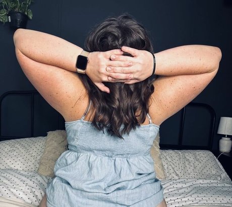 弁護士オンリーファンズ ホットセックス 画像