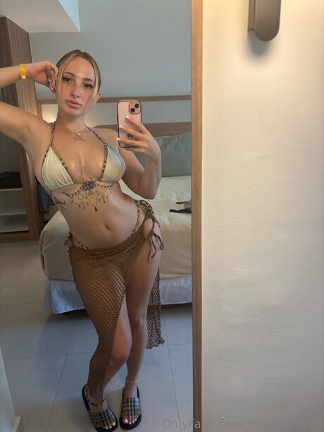 痴女妻オンリーファンズ えろ 画像