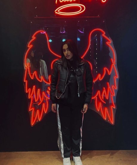 巨乳ランジェリーオンリーファンズ xxx 写真