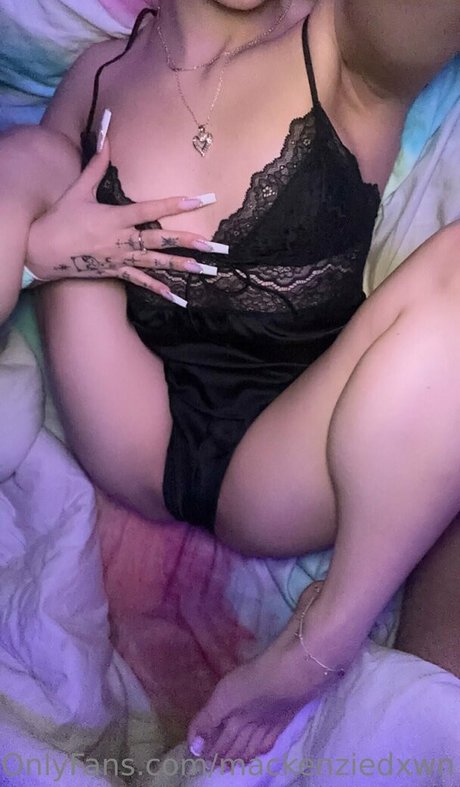 mackenziedxwn トップポルノスター ギャラリー