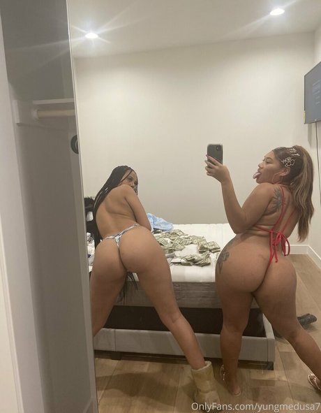 年配の熟女オンリーファンズ アートxxx ギャラリー