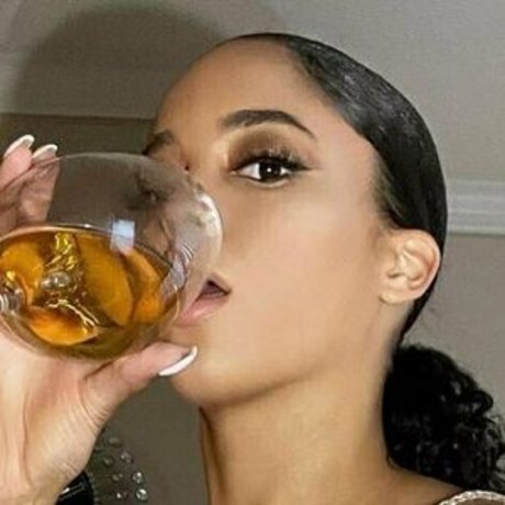 ボディビルダーガールズオンリーファンズ エロ 写真