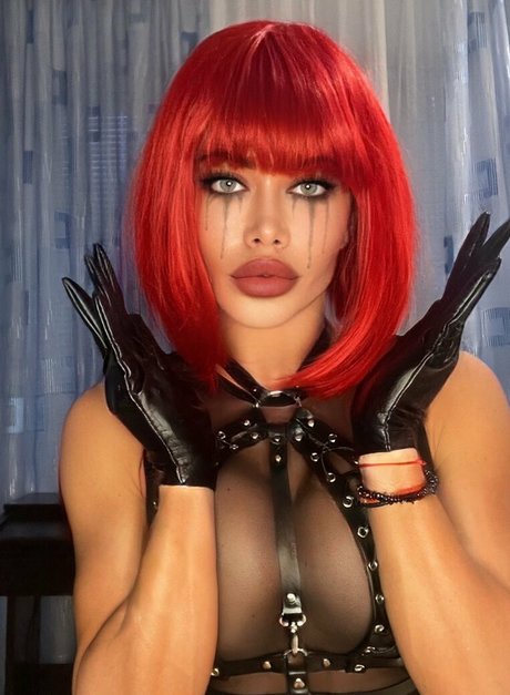 elena the beautiful トップモデル 画像