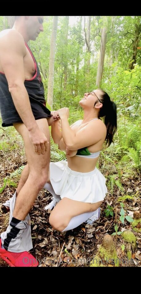 トリミングされたオンリーファンズ 無料セクシー 写真