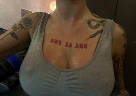 いちごミルクオンリーファンズ ポルノ 画像