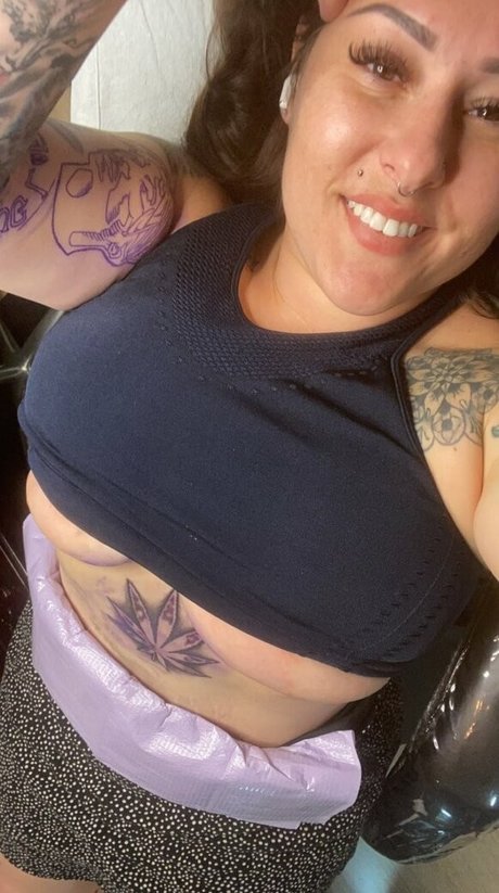 黒髪の熟女オンリーファンズ セクシーxxx 写真