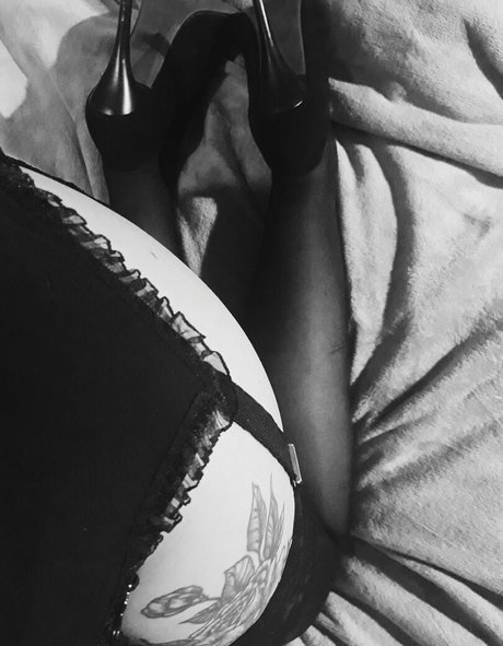 latex fox 裸のモデル 写真