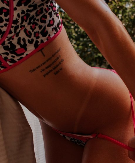 Mandinha ポルノモデル 画像