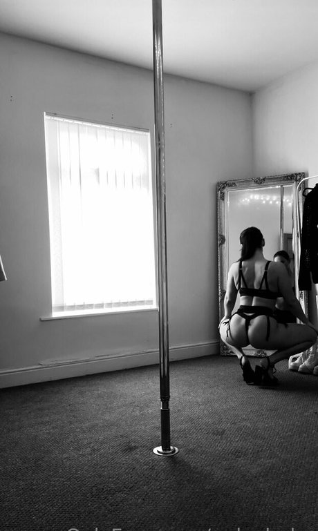 polexbaby エロティック女優 写真