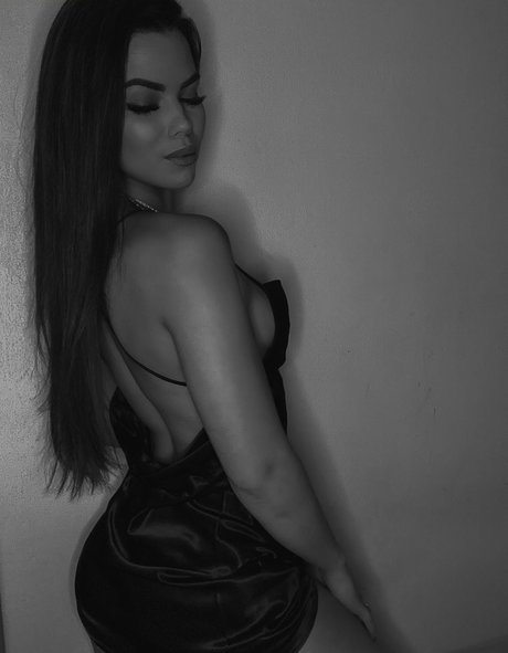 Balciunaite Evelina 高品質のポルノスター 写真