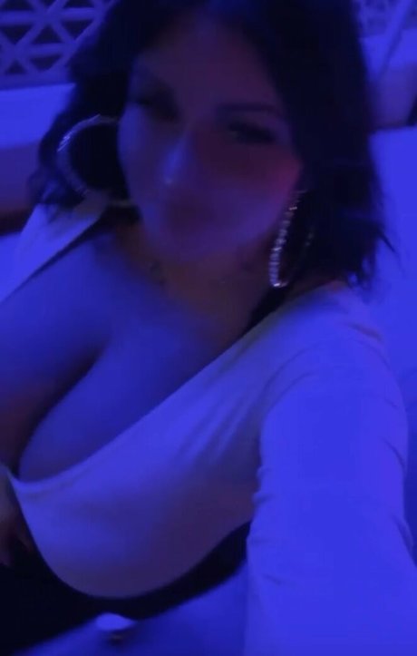 巨乳カップルオンリーファンズ セクシーヌード ギャラリー