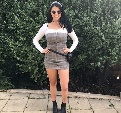 かわいいアナルオンリーファンズ アート裸 ギャラリー