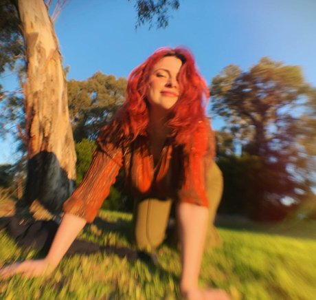 アジア人トランスオンリーファンズ セクシー裸 写真