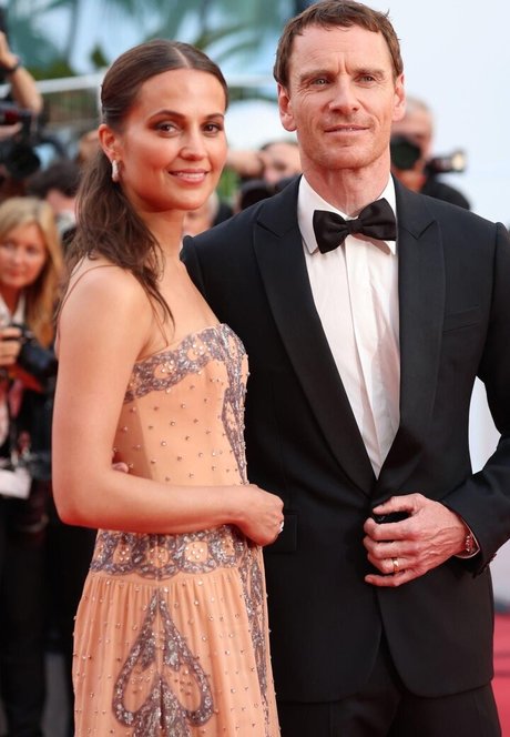 アマチュアペッギングオンリーファンズ アートポルノ 画像