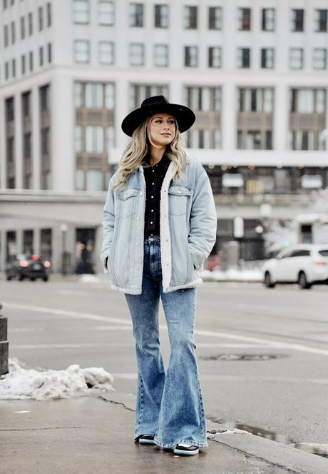 熟女の足オンリーファンズ ヌード 画像