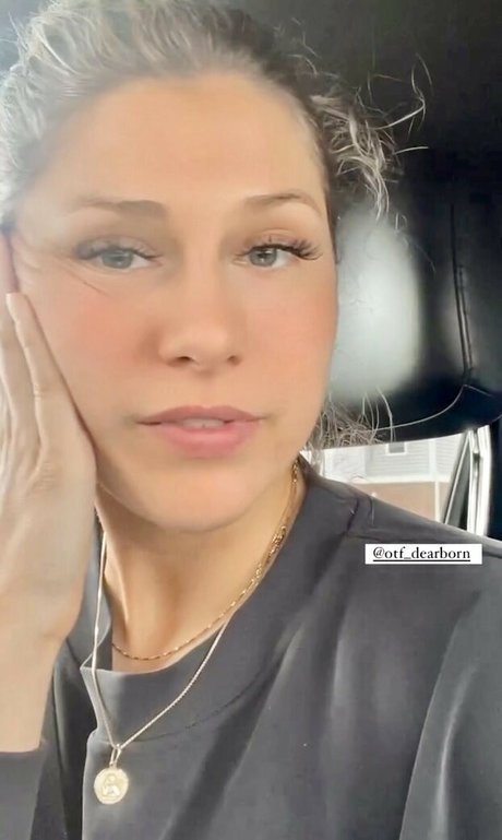 妊娠中のオンリーファンズ ポルノ 写真