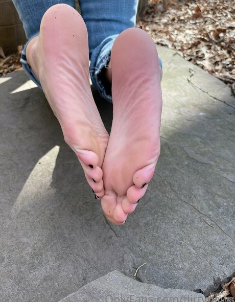 口内射精 オンリーファンズ 可愛い 写真