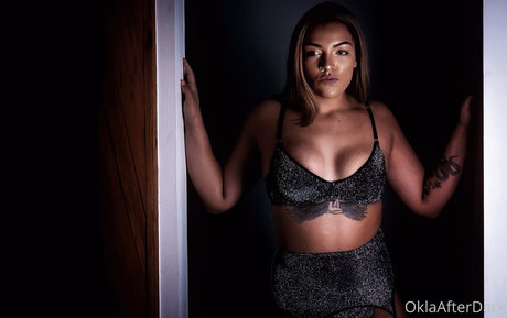 モデルファックオンリーファンズ HD 画像