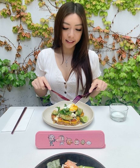 dalena cake ホット女優 アーカイブ