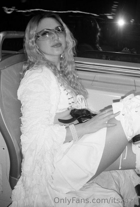 itszaza エロティックモデル 写真