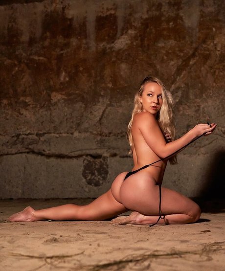 黒人ティーンのプッシーオンリーファンズ アダルト 写真