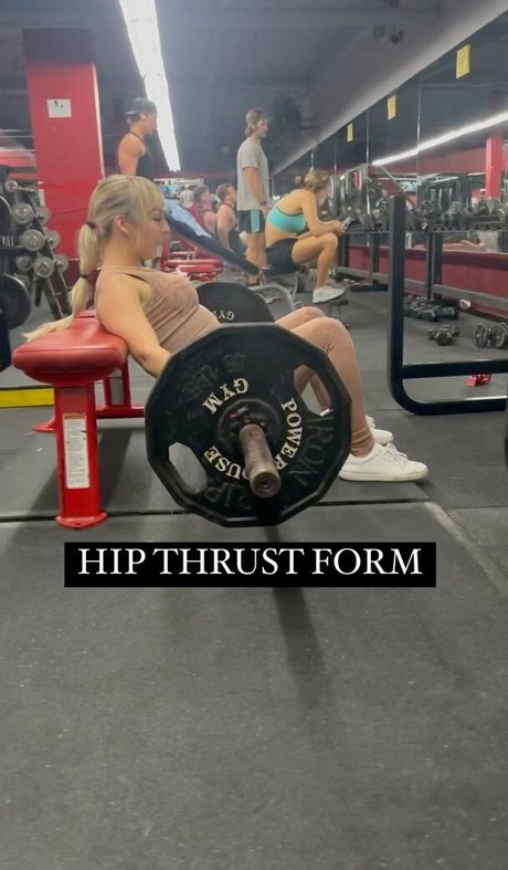 キティ・ウェット・オンリーファンズ ホット裸 写真