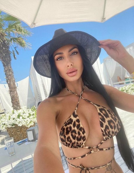 濃厚なヌードオンリーファンズ ホットポルノ 写真