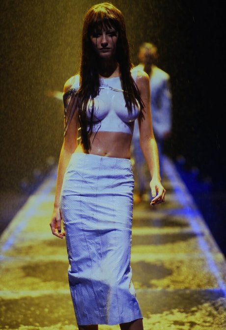 マッスルガールズオンリーファンズ 美しい裸 写真