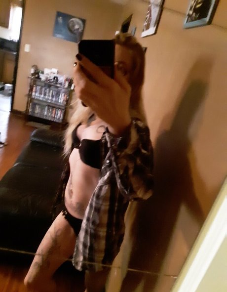 alwaysnaughty32 トップポルノスター 写真