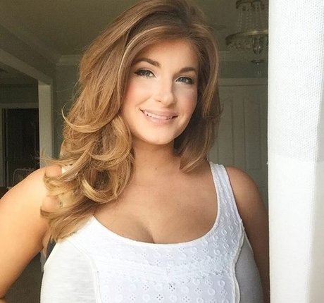 巨乳アマチュアオンリーファンズ セクシーヌード 写真