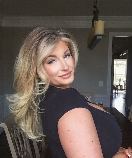 Ashley Bridges ホットモデル ギャラリー