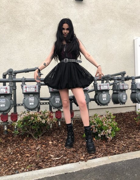 Maggie Lindemann セックス女優 アーカイブ