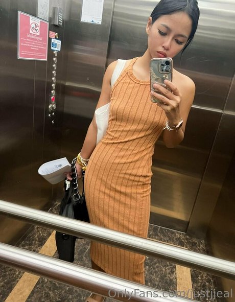 黒檀の熟女オンリーファンズ 無料裸 ギャラリー