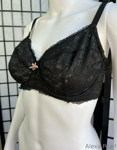 曲線美の女の子オンリーファンズ 美しいxxx 画像