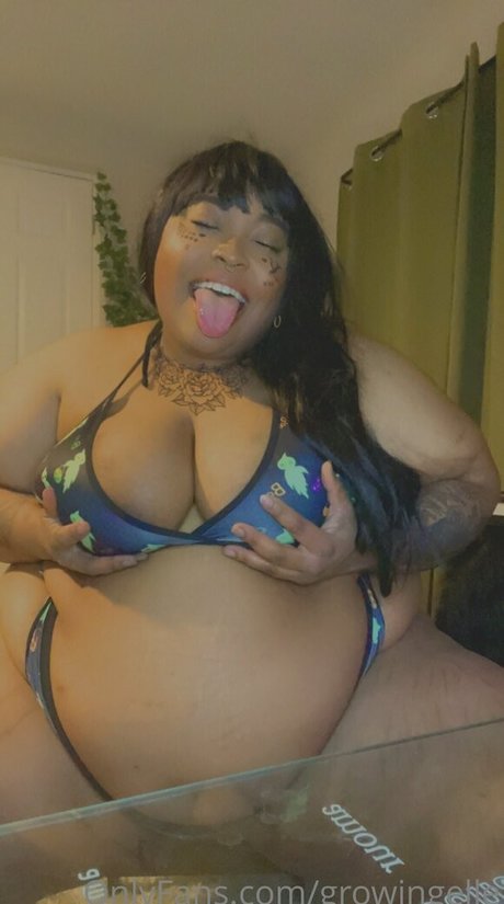 巨尻熟女オンリーファンズ セクシー裸 アーカイブ