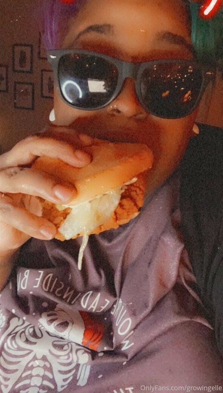 最もホットなティーンオンリーファン セクシーヌード 画像