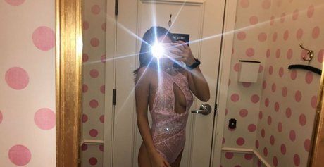 ティーンレズビアンオンリーファンズ エロチック ギャラリー