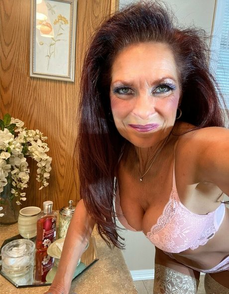 アラブの太ったオンリーファンズ ポルノグラフィック 写真