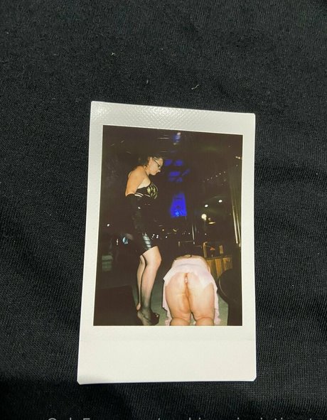 ぽっちゃりブルネットオンリーファンズ HD 写真