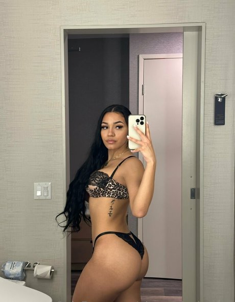 ninasxclusives69 ホット女優 写真