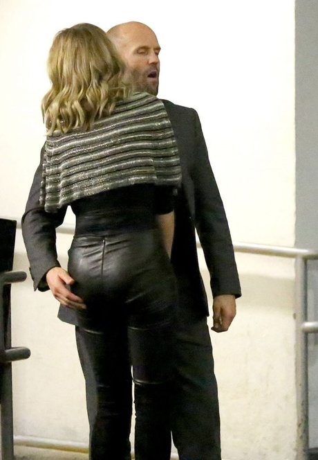 巨乳で痩せているオンリーファンズ 無料 写真