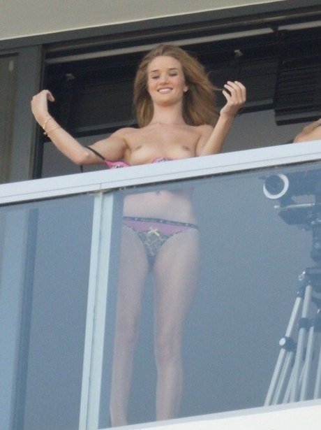 後背位オンリーファンズ アダルト無料 写真