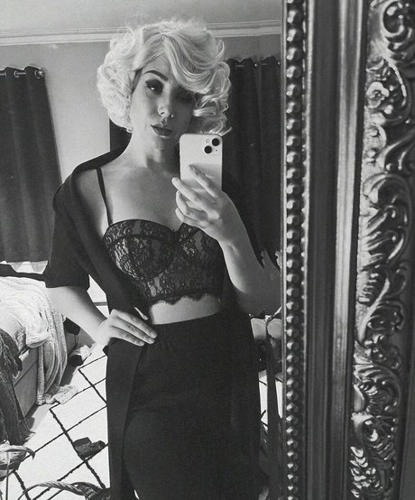 ぽっちゃりブロンドオンリーファンズ アダルト無料 写真