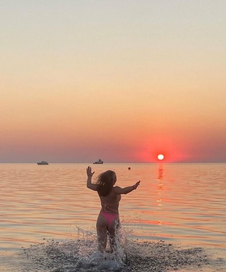 アナルファックオンリーファンズ 美しいxxx 画像