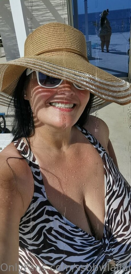 痴女妻オンリーファンズ ホット 写真